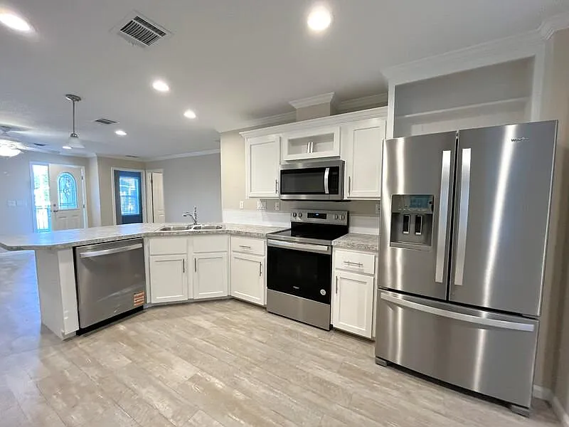 2 bed, 2.0 bath, 1147 sqft, $1,648 — Photo 4