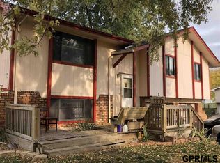 7802 Cottonwood Ave, La Vista, NE 68128