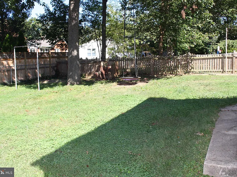 3718 Hill St — Photo 13