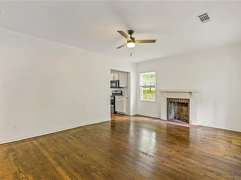937 Lawton St SW — Photo 6