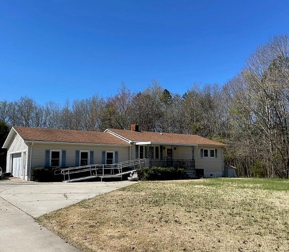 2nd image of 540 Stoner Morgan Rd