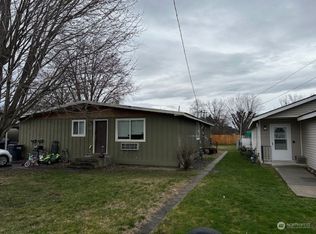 402 SE 3rd St #A & B, College Place, WA 99324