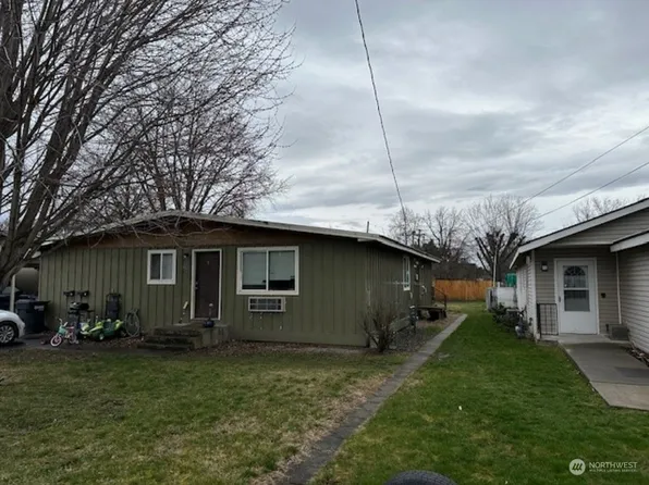 402 SE 3rd Street #A & B, College Place, WA 99324