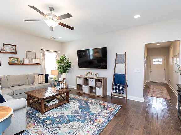 5th image of 257 Bexley Way