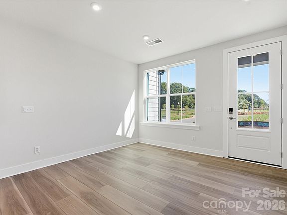 3rd image of 321 Ardmore Dr