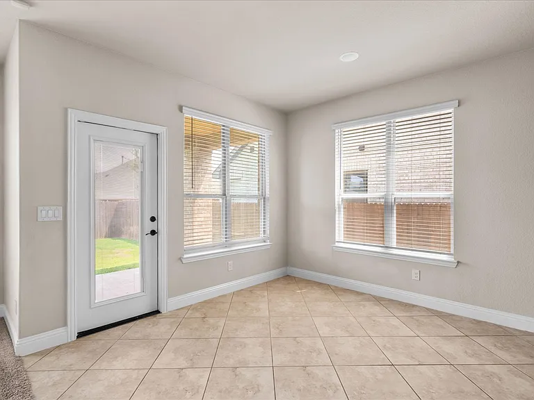 350 Red Cedar Dr — Photo 17