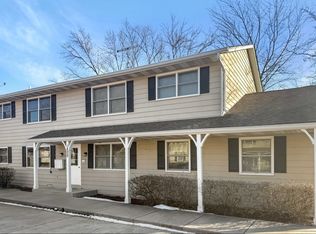 1420 S 14th St APT A, Saint Charles, IL