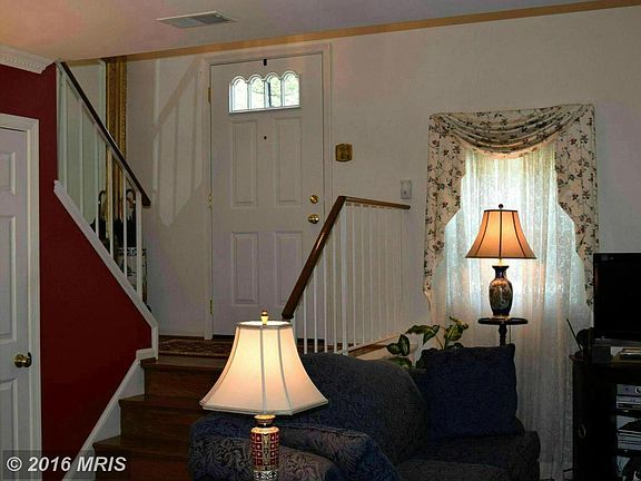 4th image of 7280 Saint Johns Ct