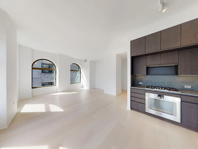 130 William St #23D — Photo 3