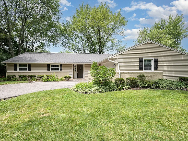 183 Monarch Rd — Photo 1