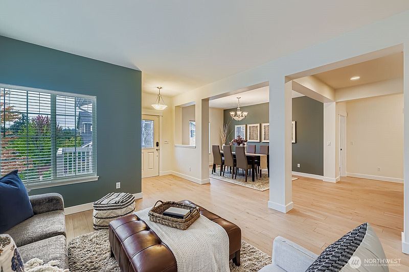 4th image of 20402 124th Avenue NE #63