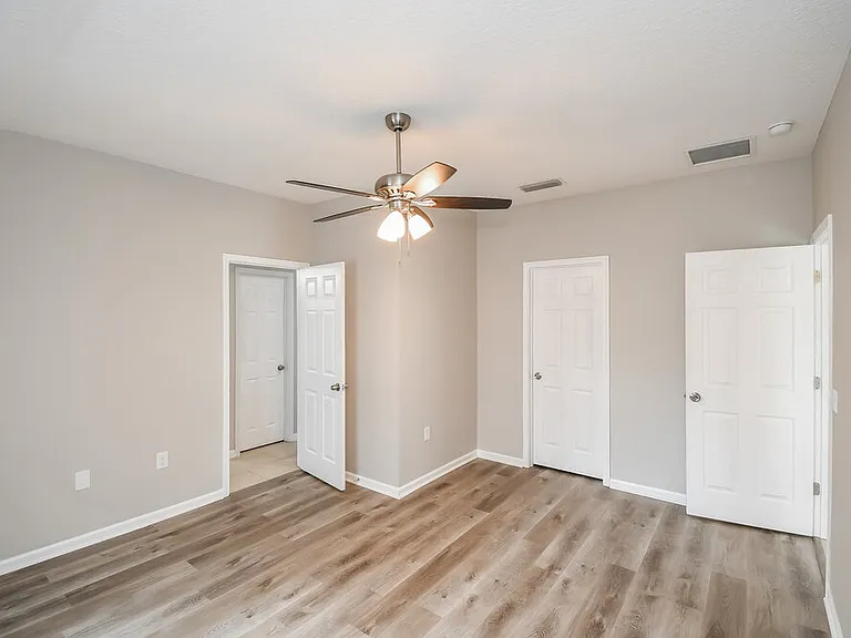 5107 Johnson Creek Dr — Photo 10