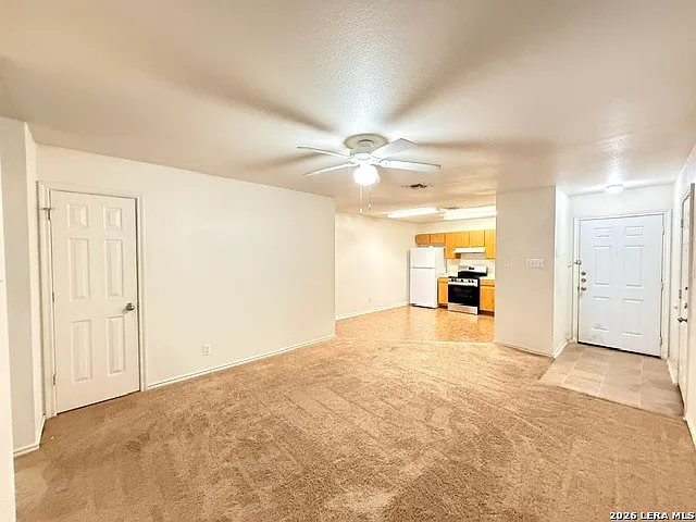3 bed, 2.5 bath, 1240 sqft, $1,450 — Photo 2