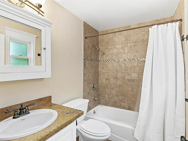 1414 Harmon St — Photo 11