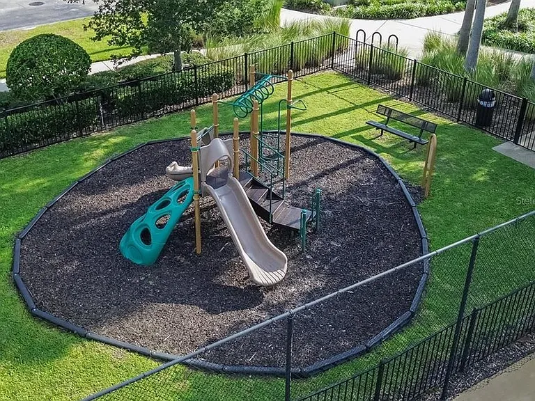 10797 Savannah Landing Cir — Photo 17
