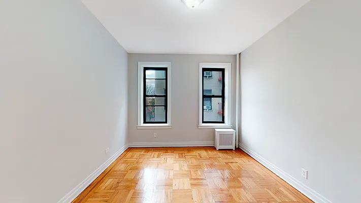 Sold by Chana Ofek, LREB | media 3