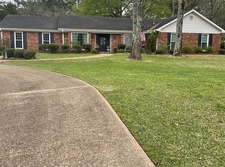303 Colonial Cir, Starkville, MS 39759