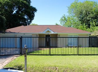 8323 Winthrop St, Houston, TX 77075