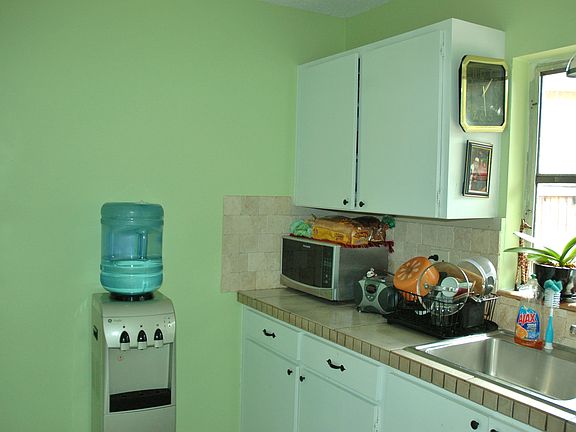 5th image of 4784 Northview Dr