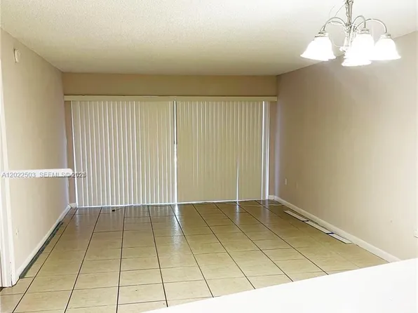 4255 N University Dr APT 109, Sunrise, FL 33351