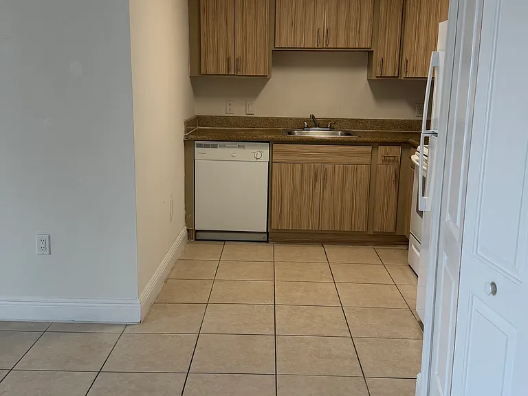 6357 SW 8th St #606 — Photo 18