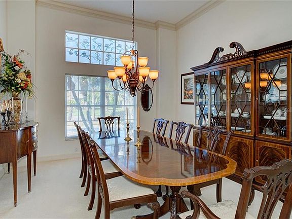 4th image of 376 Eden Dr