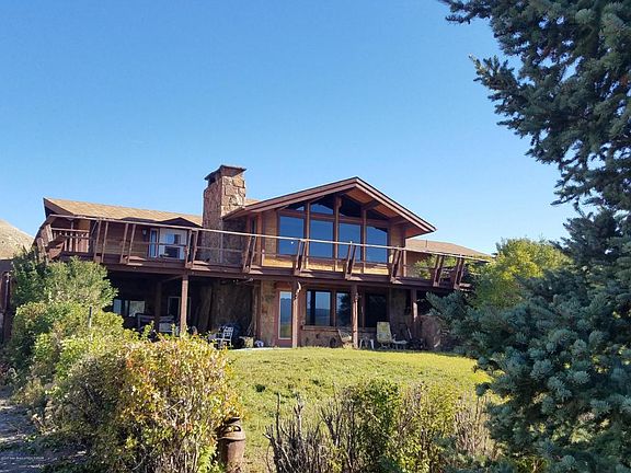 2nd image of 103 Clubhouse Dr