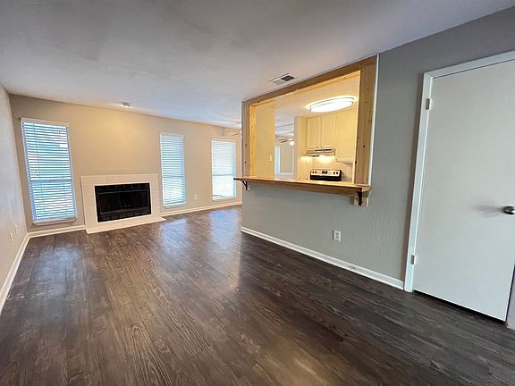 3rd image of 4502 Gaston Ave APT 311