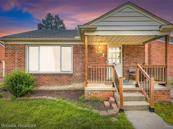 23531 Scotia Rd, Oak Park, MI 48237