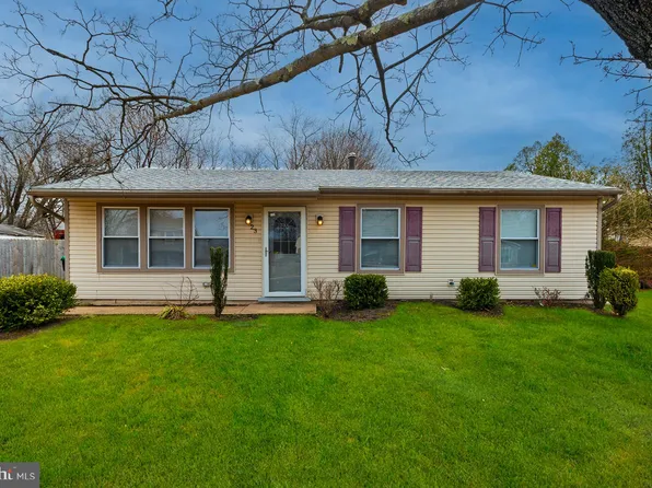 23 Indian Hill Ln, Sicklerville, NJ 08081