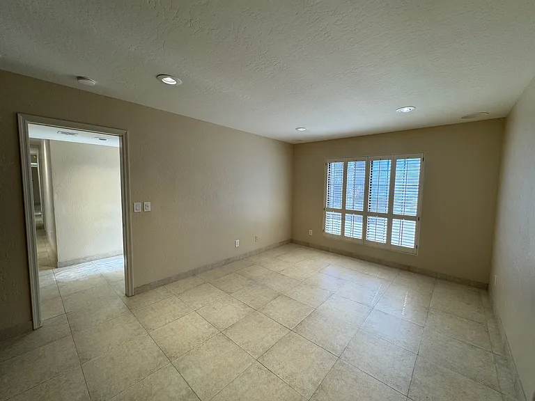 4835 N 35th Pl — Photo 38