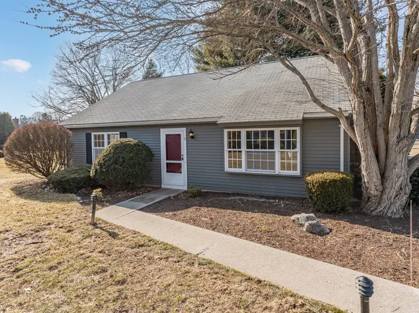 11 Aylesbury Circle #11, Madison, CT 06443