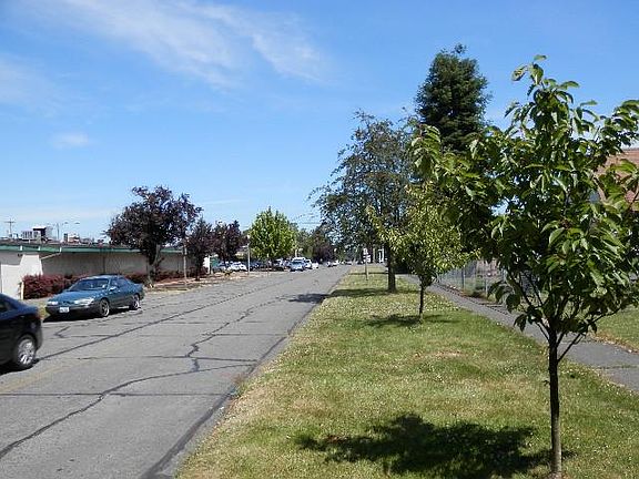 5th image of 3837 Tacoma Ave S