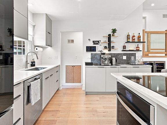 5th image of 534 E Park Ave