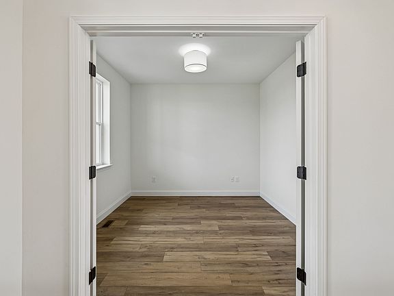 5th image of 213 Jack Pickle Rd