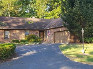 811 Linworth Rd E, Columbus, OH 43235