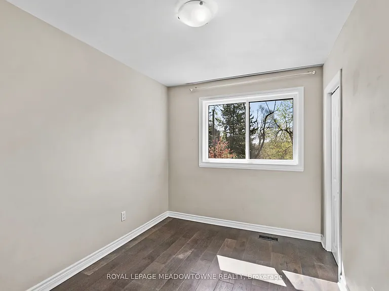 176 Longfield Rd #UPPER — Photo 14