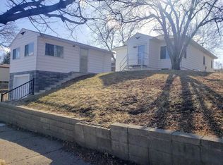 109 5th St, Jackson, MN 56143