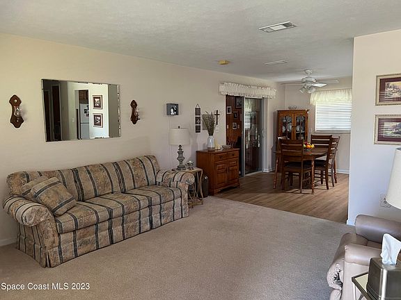 5th image of 2909 Larkspur St