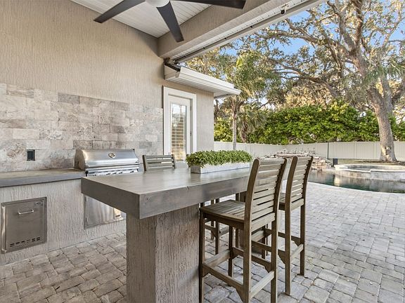 3rd image of 96251 Ocean Breeze Dr