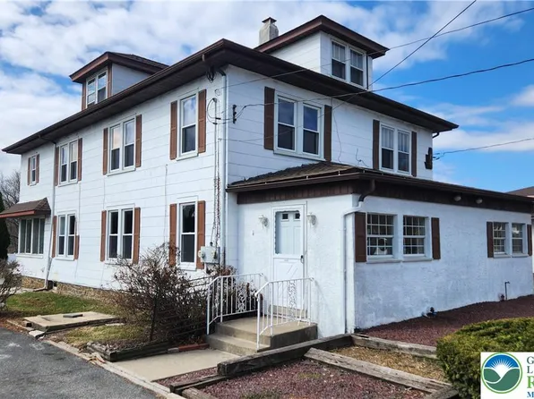 4631 Lehigh Dr, Walnutport, PA 18088