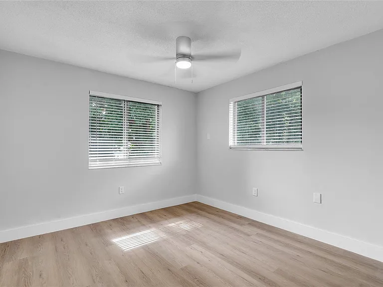 560 NE 63rd St #0 — Photo 9
