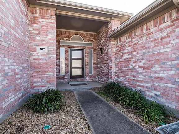 5th image of 812 Chauvin Dr