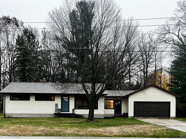 881 S Clarence Ct, Midland, MI 48640