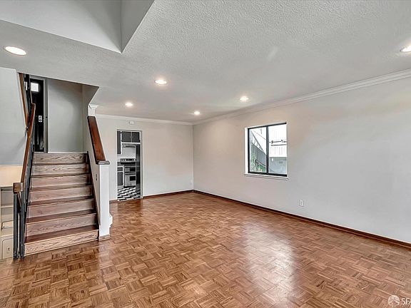 5th image of 370 Innisfree Dr