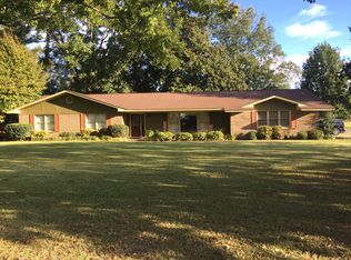 800 Log Ln, Headland, AL 36345