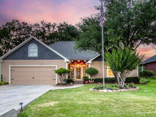 103 Cocopa Dr, Lake Kiowa, TX 76240