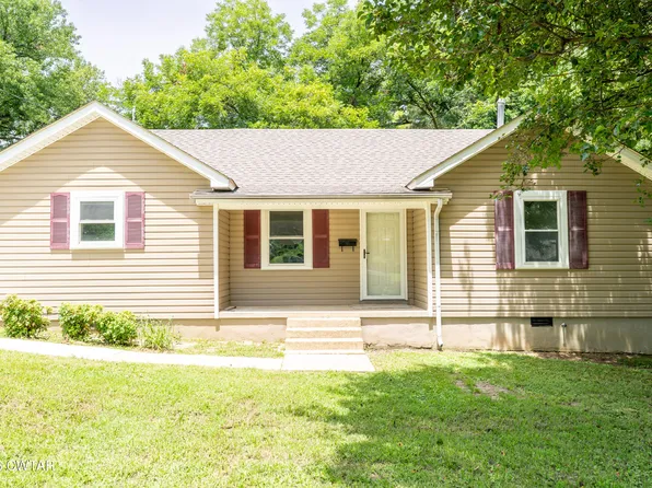 1203 Summer Dr, Dyersburg, TN 38024