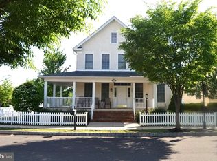 410 Dornishwood Pl, Chalfont, PA 18914