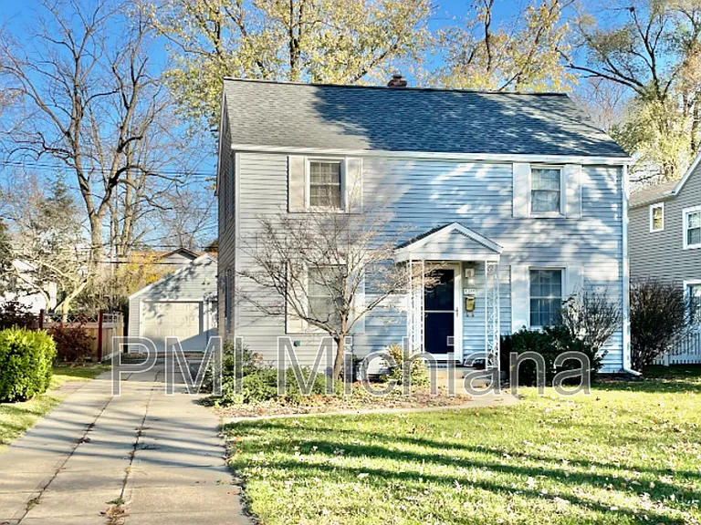 1311 E Monroe St — Photo 1